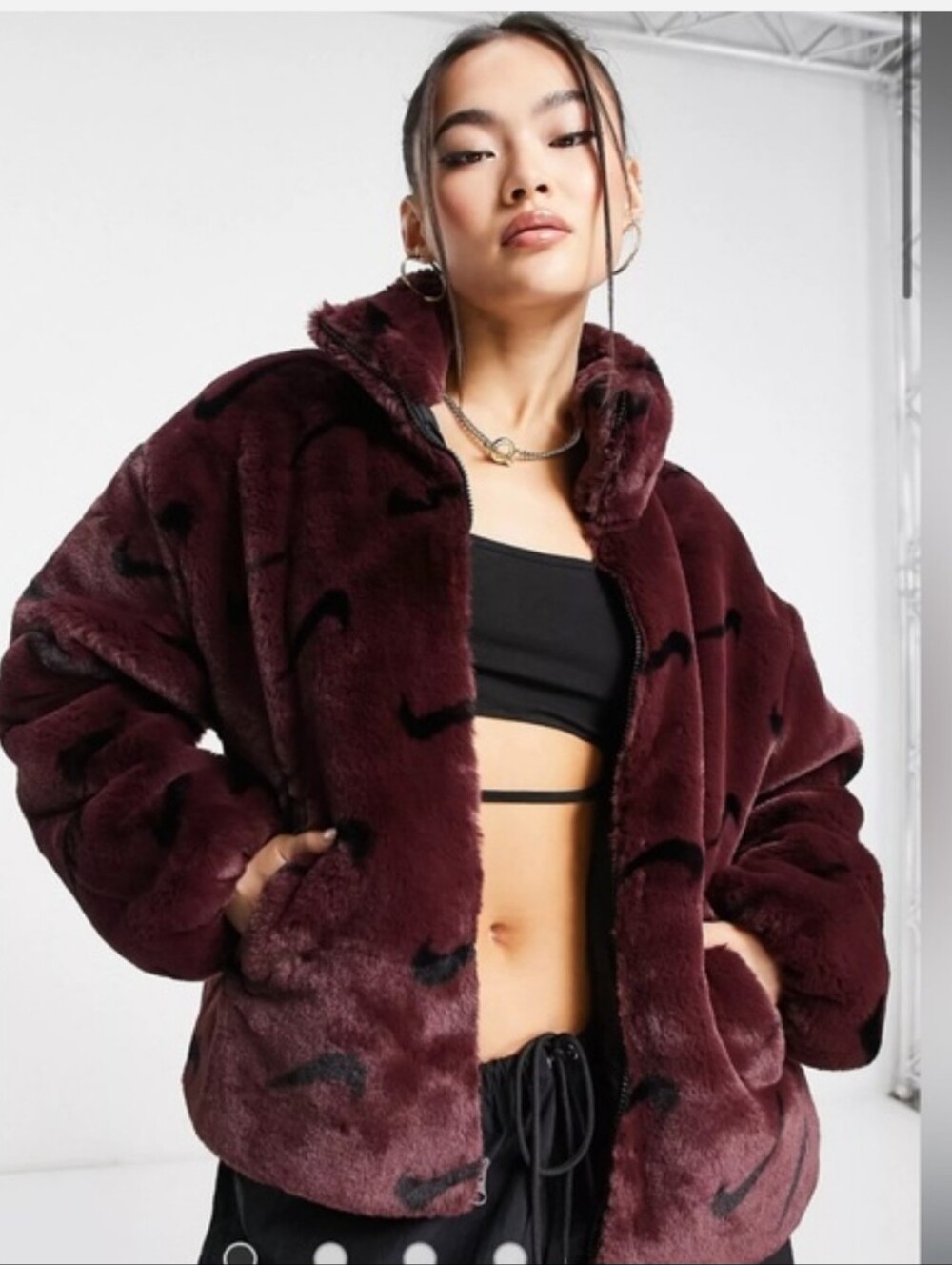 🚨 Nike Burgundy and Black Plush Zip-Up Jacket